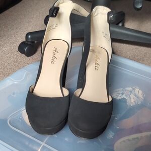 Archelis Black and Cream Women's Heels